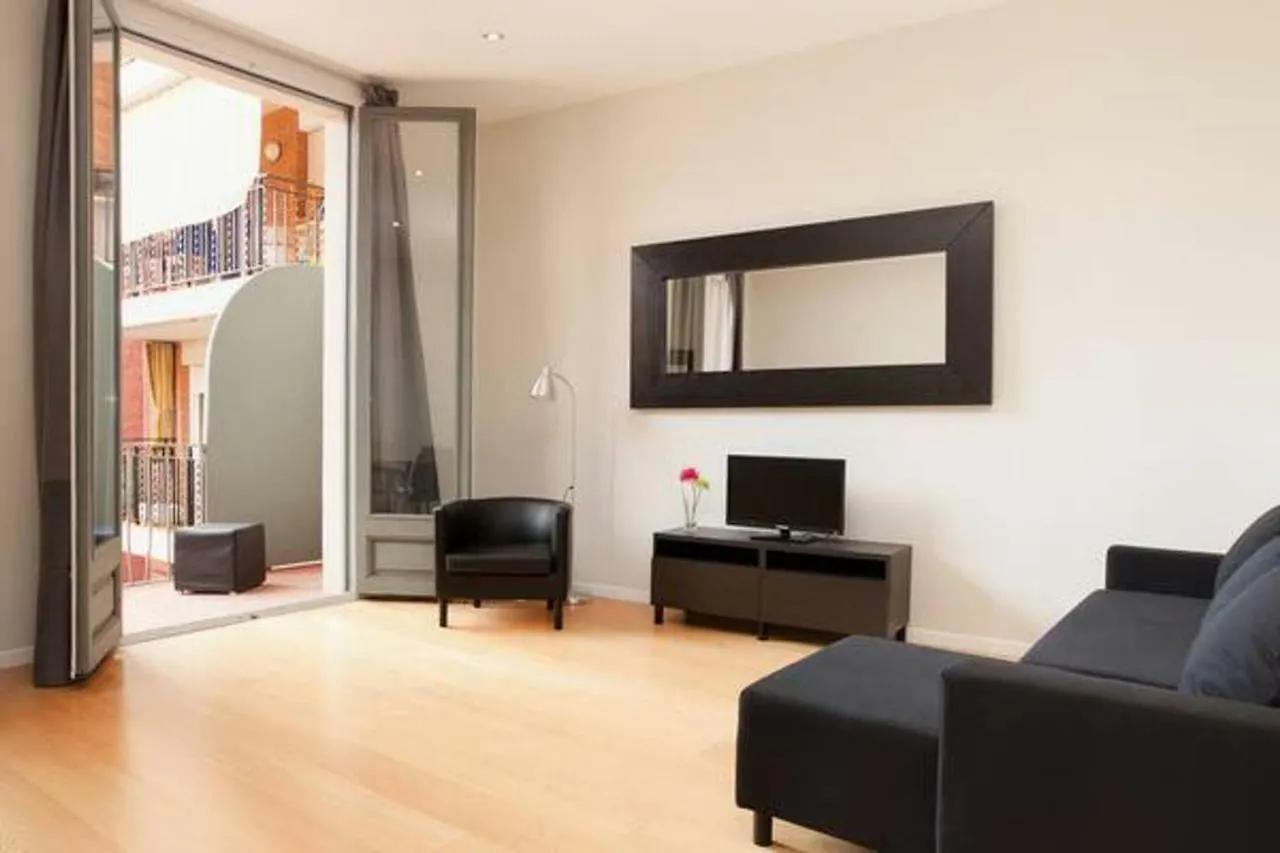 דירות ברצלונה Modern Quiet Flat With A Large Balcony