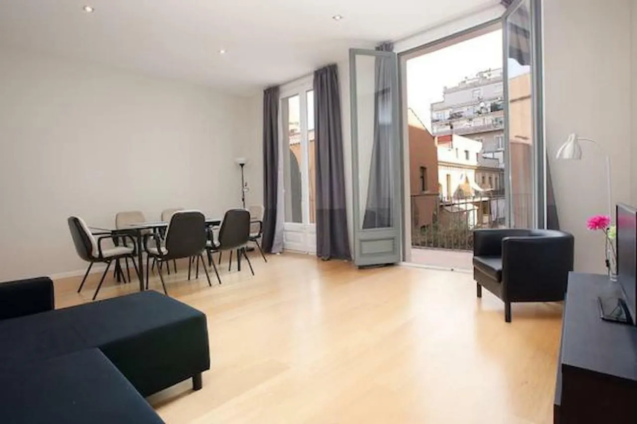 Modern Quiet Flat With A Large Balcony Apartment Barcelona